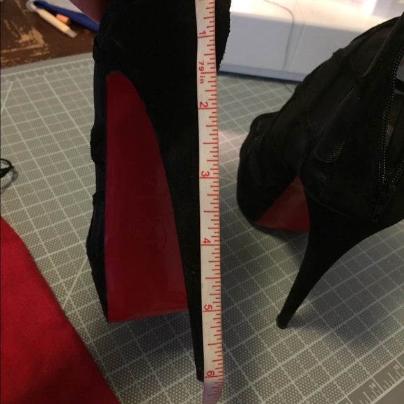 Authentic Christian Louboutin - Picture 7 of 7